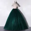 Hermoso Verde Oscuro Bailando Vestidos de gala 2020 Ball Gown Fuera Del Hombro Manga Corta Apliques Con Encaje Flor Lentejuelas Rebordear Perla Largos Ruffle
