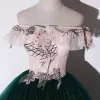 Chic / Belle Vert Foncé Dansant Robe De Bal 2020 Robe Boule De l'épaule Manches Courtes Appliques En Dentelle Fleur Paillettes Perlage Perle Longue Volants
