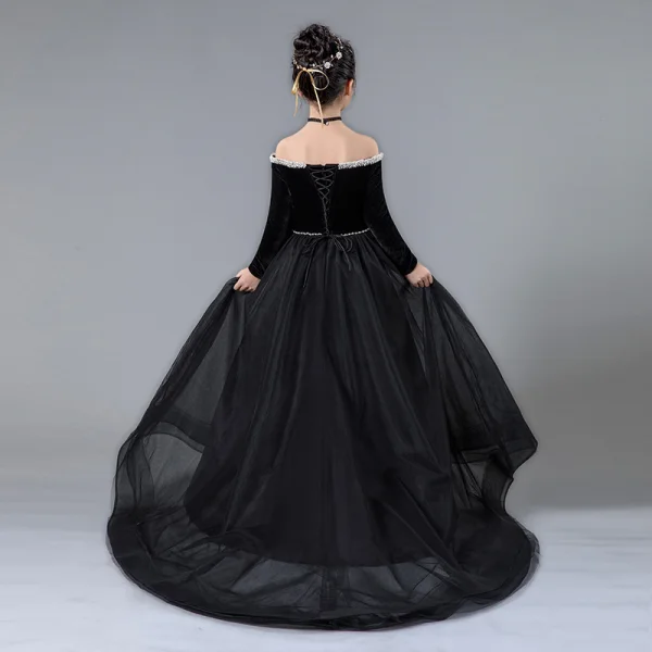 Schöne Schwarz Geburtstag Blumenmädchenkleider 2020 A Linie Off Shoulder Lange Ärmel Rückenfreies Perle Sweep / Pinsel Zug Rüschen