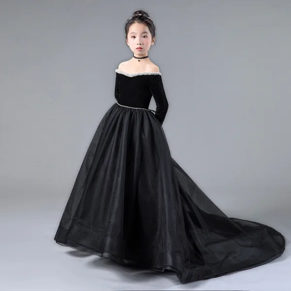 Schöne Schwarz Geburtstag Blumenmädchenkleider 2020 A Linie Off Shoulder Lange Ärmel Rückenfreies Perle Sweep / Pinsel Zug Rüschen