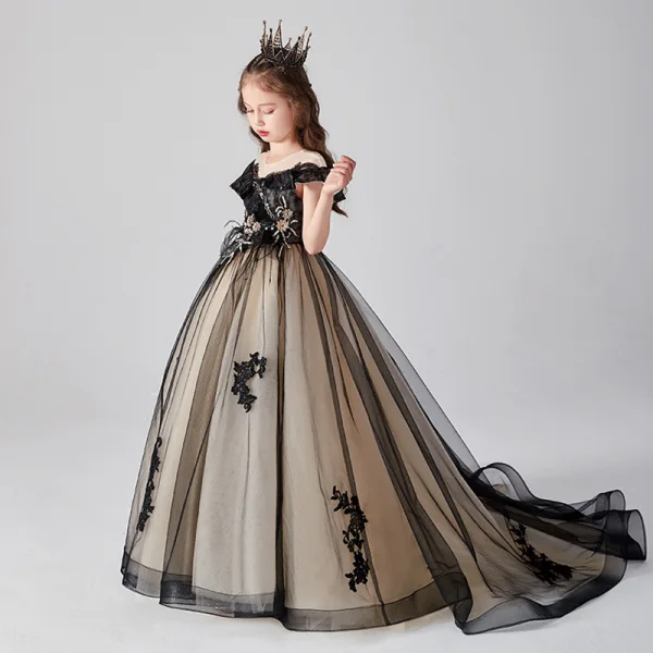 Chic / Belle Noire Anniversaire Robe Ceremonie Fille 2020 Robe Boule Encolure Dégagée Manches Courtes Appliques En Dentelle Perlage Paillettes Train De Balayage Volants
