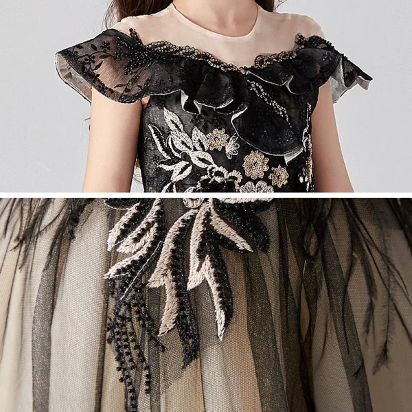 Chic / Belle Noire Anniversaire Robe Ceremonie Fille 2020 Robe Boule Encolure Dégagée Manches Courtes Appliques En Dentelle Perlage Paillettes Train De Balayage Volants