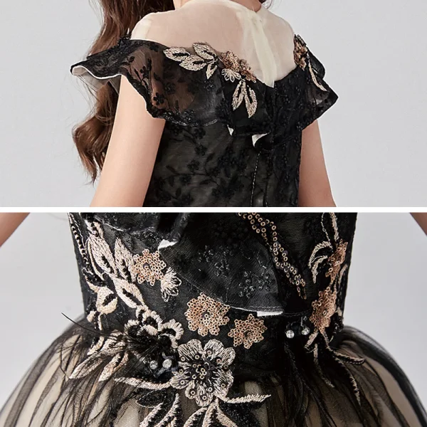 Chic / Belle Noire Anniversaire Robe Ceremonie Fille 2020 Robe Boule Encolure Dégagée Manches Courtes Appliques En Dentelle Perlage Paillettes Train De Balayage Volants