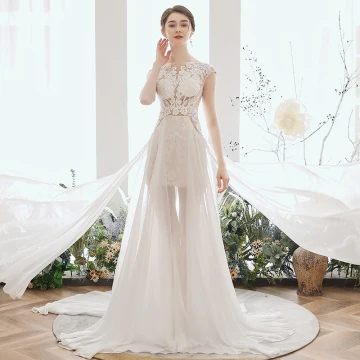 Illusion Ivoire Chiffon Été La Mariée Robe De Mariée 2020 Princesse Encolure Dégagée Sans Manches Appliques En Dentelle Perlage Tribunal Train Volants