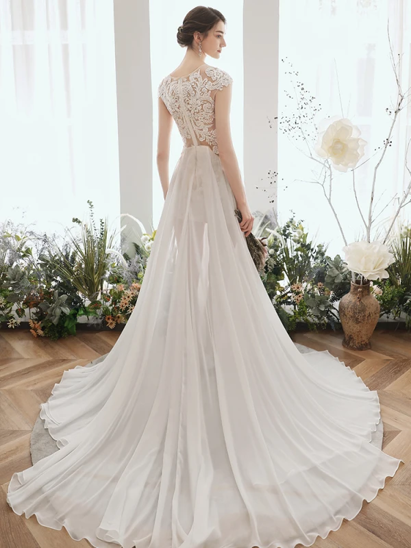 Illusion Ivoire Chiffon Été La Mariée Robe De Mariée 2020 Princesse Encolure Dégagée Sans Manches Appliques En Dentelle Perlage Tribunal Train Volants