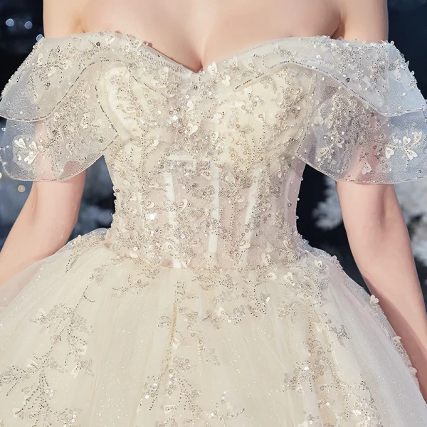 Chic / Belle Champagne La Mariée Robe De Mariée 2020 Robe Boule De l'épaule Manches Courtes Sans Manches Dos Nu Appliques En Dentelle Perlage Paillettes Glitter Tulle Cathedral Train Volants