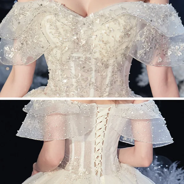 Chic / Belle Champagne La Mariée Robe De Mariée 2020 Robe Boule De l'épaule Manches Courtes Sans Manches Dos Nu Appliques En Dentelle Perlage Paillettes Glitter Tulle Cathedral Train Volants