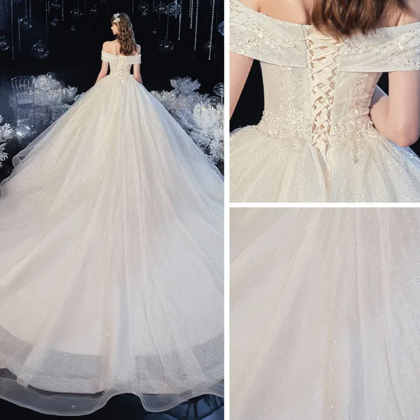 Chic / Belle Champagne La Mariée Robe De Mariée 2020 Robe Boule De l'épaule Manches Courtes Dos Nu Appliques Feuille Perlage Glitter Tulle Cathedral Train Volants