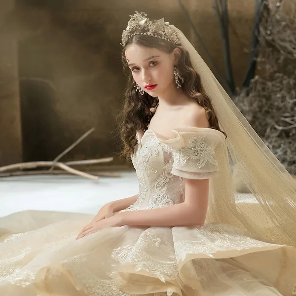 Luxe Champagne La Mariée Robe De Mariée 2020 Robe Boule De l'épaule Manches Courtes Dos Nu Appliques En Dentelle Perlage Royal Train Volants