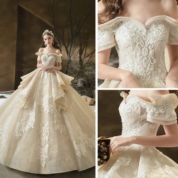 Luxe Champagne La Mariée Robe De Mariée 2020 Robe Boule De l'épaule Manches Courtes Dos Nu Appliques En Dentelle Perlage Royal Train Volants