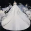 Mode Champagne Satin La Mariée Robe De Mariée 2020 Robe Boule Encolure Carrée Manches Courtes Dos Nu Cathedral Train Volants