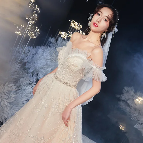 Chic / Belle Champagne La Mariée Robe De Mariée 2020 Princesse De l'épaule Manches Courtes Dos Nu Appliques Paillettes Perlage Glitter Tulle Cathedral Train