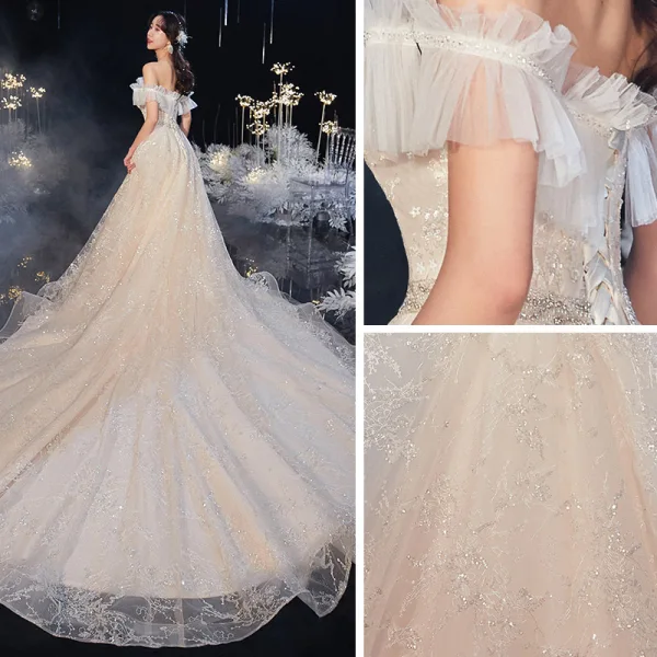 Chic / Belle Champagne La Mariée Robe De Mariée 2020 Princesse De l'épaule Manches Courtes Dos Nu Appliques Paillettes Perlage Glitter Tulle Cathedral Train
