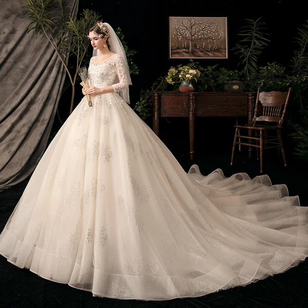 Chic / Belle Champagne Transparentes Robe De Mariée 2020 Robe Boule V-Cou 3/4 Manches Dos Nu Feuille Appliques En Dentelle Perlage Glitter Tulle Cathedral Train