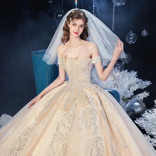 Chic / Belle Champagne La Mariée Robe De Mariée 2020 Robe Boule De l'épaule Manches Courtes Dos Nu Appliques En Dentelle Perlage Perle Paillettes Cathedral Train