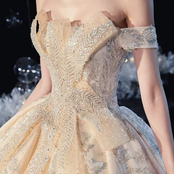 Chic / Belle Champagne La Mariée Robe De Mariée 2020 Robe Boule De l'épaule Manches Courtes Dos Nu Appliques En Dentelle Perlage Perle Paillettes Cathedral Train