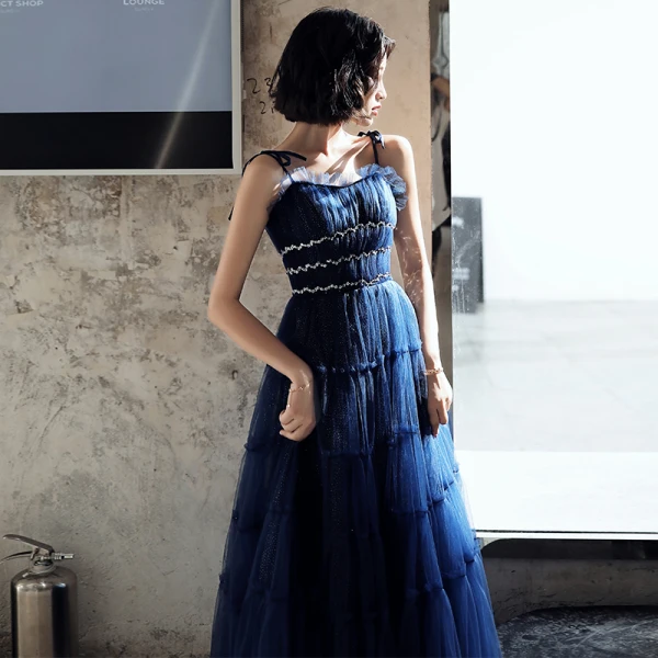 Elegante Königliches Blau Abendkleider 2020 A Linie Spaghettiträger Ärmellos Pailletten Glanz Tülle Lange Rüschen Rückenfreies Festliche Kleider