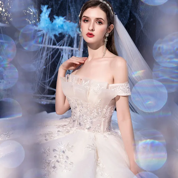 Chic / Belle Ivoire La Mariée Robe De Mariée 2020 Robe Boule De l'épaule Manches Courtes Dos Nu Appliques En Dentelle Perlage Glitter Tulle Cathedral Train Volants