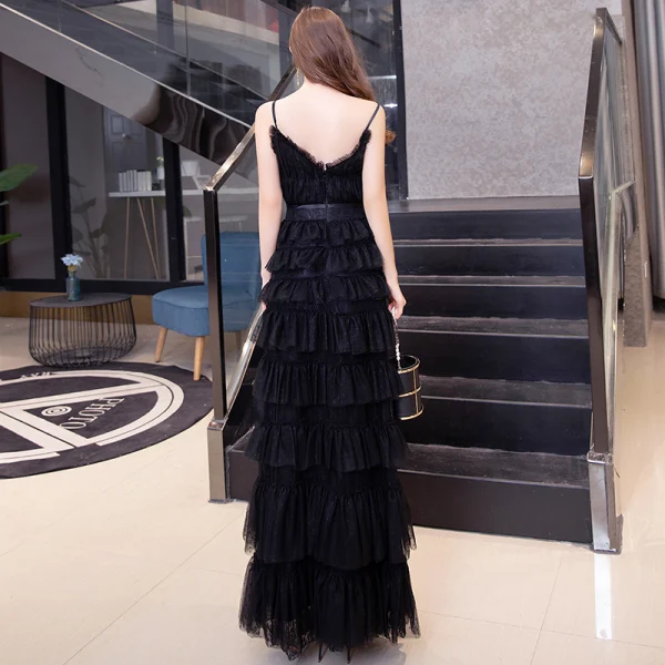 Chic / Belle Noire Vacances Robe De Soirée 2020 Princesse Bretelles Spaghetti Sans Manches Ceinture Longue Volants en Cascade Dos Nu Robe De Ceremonie