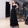 Piękne Czarne Święto Sukienki Wieczorowe 2020 Princessa Spaghetti Pasy Bez Rękawów Szarfa Długie Kaskadowe Falbany Bez Pleców Sukienki Wizytowe