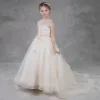 Eleganckie Szampan Urodziny Sukienki Dla Dziewczynek 2020 Suknia Balowa Przezroczyste Wycięciem Bez Rękawów Bez Pleców Aplikacje Kwiat Rhinestone Frezowanie Perła Trenem Sweep Wzburzyć