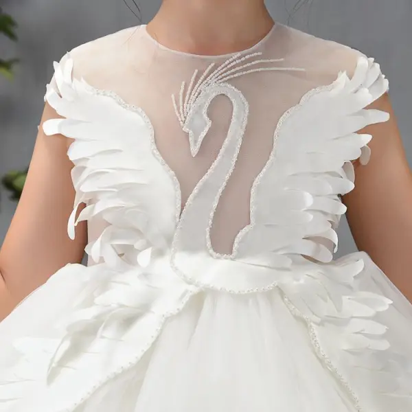 Mode Blanche Transparentes Anniversaire Robe Ceremonie Fille 2020 Robe Boule Encolure Dégagée Sans Manches Perlage Asymétrique Volants en Cascade