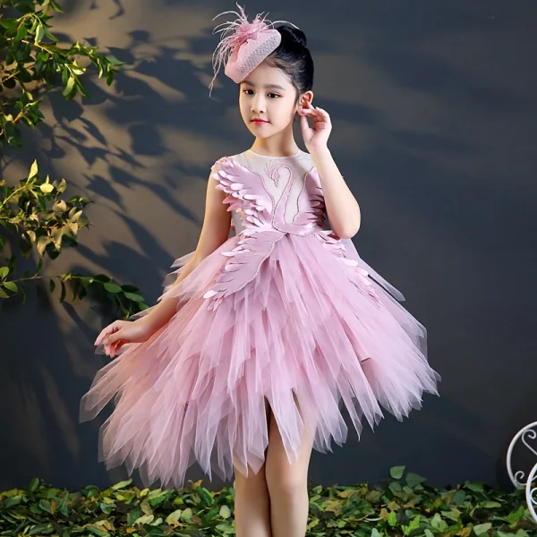 Mode Blanche Transparentes Anniversaire Robe Ceremonie Fille 2020 Robe Boule Encolure Dégagée Sans Manches Perlage Asymétrique Volants en Cascade