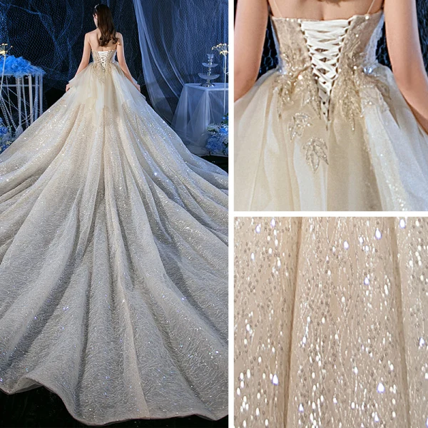 Glitzernden Champagner Pailletten Hochzeits Brautkleider / Hochzeitskleider 2020 Ballkleid Spaghettiträger Ärmellos Rückenfreies Applikationen Spitze Perlenstickerei Glanz Tülle Königliche Schleppe Rüschen