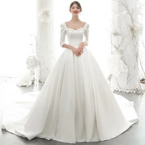 Vintage Originale Ivoire Satin La Mariée Robe De Mariée 2020 Robe Boule Encolure Carrée 3 4 Manches Dos Nu Perlage Perle Chapel Train Volants