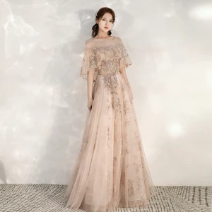 Snygga Fina Champagne Aftonklänningar 2020 Prinsessa Genomskinliga Fyrkantig Ringning 1 2 Ärm Beading Appliqués Paljetter Långa Ruffle Halterneck Formella Klänningar