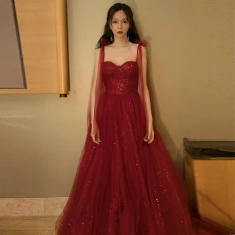 Chic Bordeaux Dansant Robe De Bal 2020 Princesse Bretelles Spaghetti Sans Manches Glitter Tulle Longue Volants Dos Nu Robe De Ceremonie