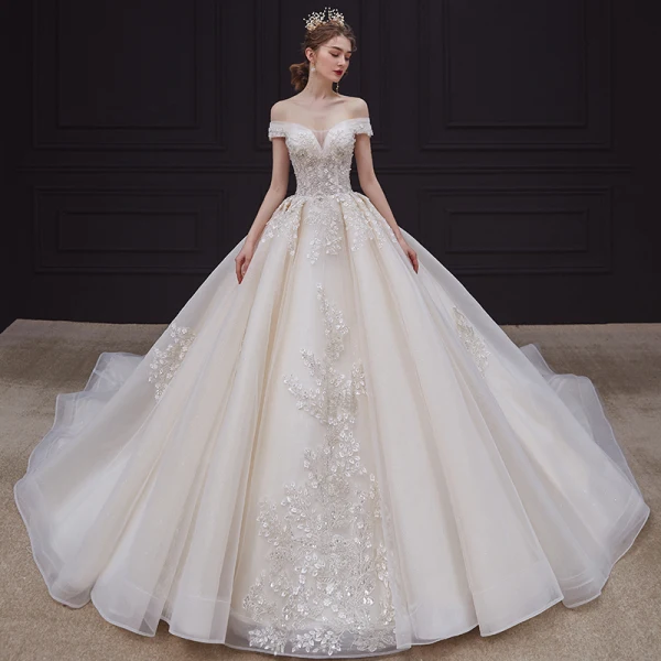 Luxe Champagne La Mariée Robe De Mariée 2020 Robe Boule De l'épaule Manches Courtes Dos Nu Appliques En Dentelle Paillettes Perlage Glitter Tulle Royal Train Volants