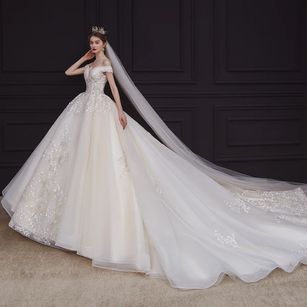 Luxe Champagne La Mariée Robe De Mariée 2020 Robe Boule De l'épaule Manches Courtes Dos Nu Appliques En Dentelle Paillettes Perlage Glitter Tulle Royal Train Volants