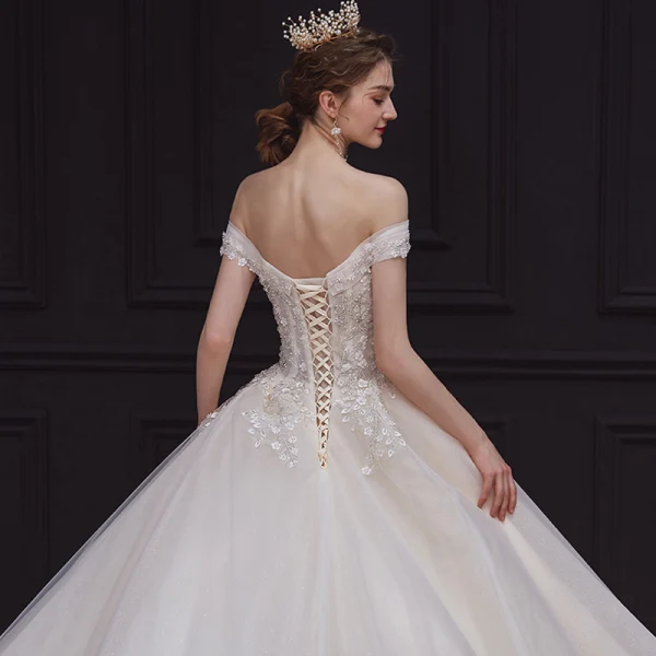 Luxe Champagne La Mariée Robe De Mariée 2020 Robe Boule De l'épaule Manches Courtes Dos Nu Appliques En Dentelle Paillettes Perlage Glitter Tulle Royal Train Volants