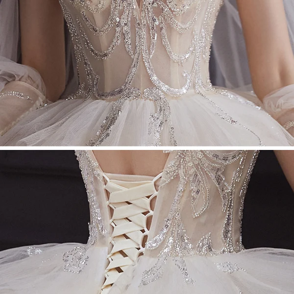 Luxe Champagne La Mariée Robe De Mariée 2020 Robe Boule Transparentes Col v profond Sans Manches Dos Nu Appliques Paillettes Perlage Royal Train Volants en Cascade