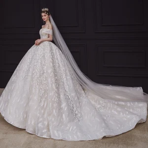 Magnífico Champán Boda Vestidos De Novia 2020 Ball Gown Fuera Del Hombro Transparentes V Cuello Manga Corta Sin Espalda Apliques Lentejuelas Rebordear Glitter Tul Royal Train Ruffle