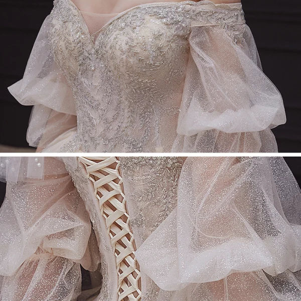 Romantisch Champagner Hochzeits Brautkleider / Hochzeitskleider 2020 Ballkleid Off Shoulder Geschwollenes 1/2 Ärmel Rückenfreies Applikationen Perlenstickerei Glanz Tülle Kapelle-Schleppe Rüschen