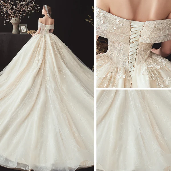 Chic / Belle Champagne La Mariée Robe De Mariée 2020 Robe Boule De l'épaule Manches Courtes Dos Nu Appliques En Dentelle Perlage Cathedral Train