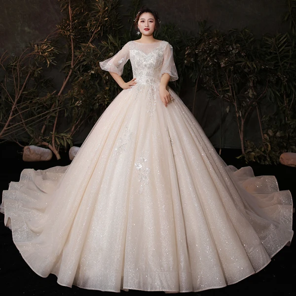 Viktorianischer Stil Champagner Plus Größe Brautkleider / Hochzeitskleider 2020 Ballkleid Durchsichtige Rundhalsausschnitt Geschwollenes 1/2 Ärmel Rückenfreies Applikationen Spitze Perlenstickerei Glanz Tülle Kathedrale Schleppe Rüschen