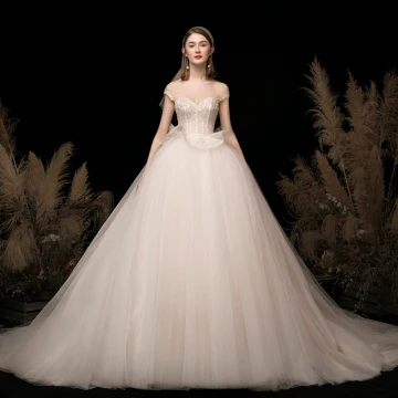 High End Champagne Brud Bröllopsklänningar 2020 Balklänning Av Axeln Korta Ärm Halterneck Appliqués Spets Beading Glittriga Glitter Tyll Cathedral Train Ruffle