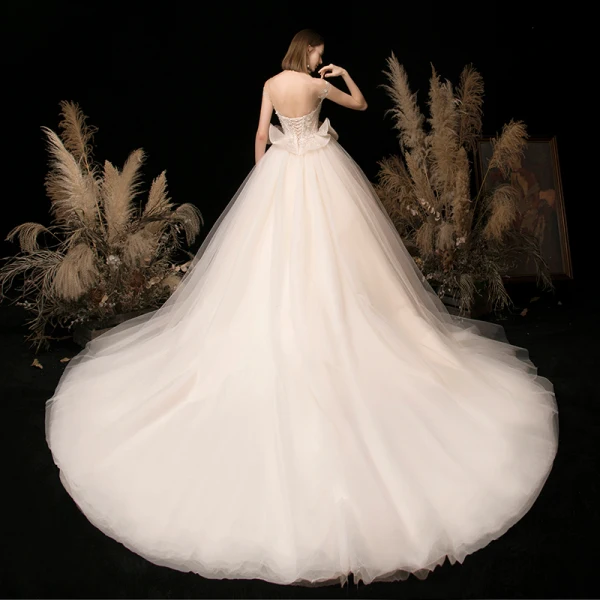 High-end Champagne Brud Bröllopsklänningar 2020 Balklänning Av Axeln Korta ärm Halterneck Appliqués Spets Beading Glittriga / Glitter Tyll Cathedral Train Ruffle