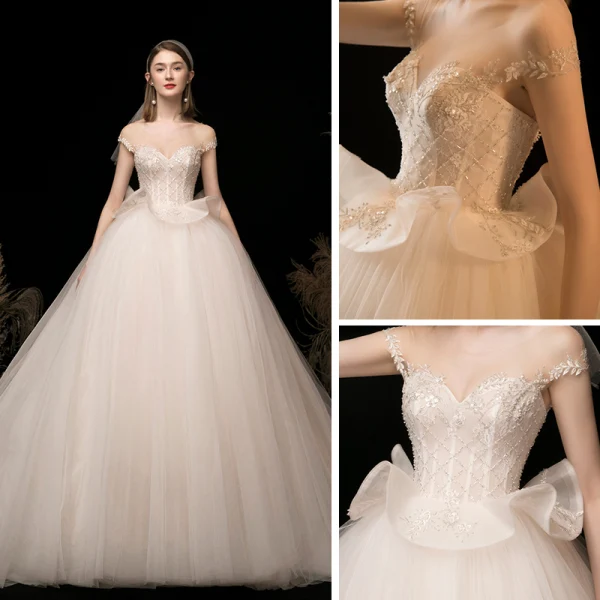 High-end Champagne Brud Bröllopsklänningar 2020 Balklänning Av Axeln Korta ärm Halterneck Appliqués Spets Beading Glittriga / Glitter Tyll Cathedral Train Ruffle