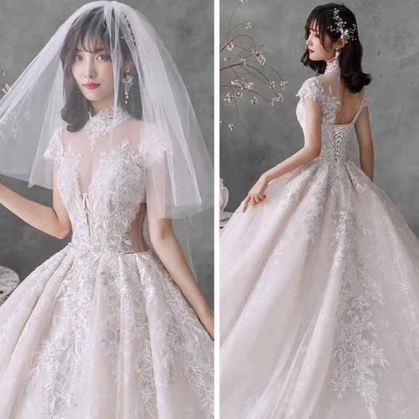 Vintage Champagner Durchsichtige Hochzeits Brautkleider / Hochzeitskleider 2020 Ballkleid Stehkragen Kurze Ärmel Rückenfreies Applikationen Spitze Perlenstickerei Pailletten Kathedrale Schleppe Rüschen