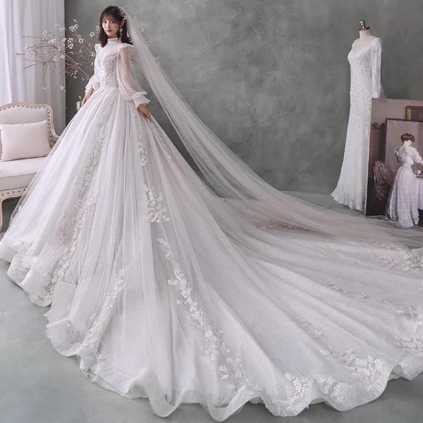 Style Victorien Ivoire La Mariée Robe De Mariée 2020 Robe Boule Transparentes Col Haut Gonflée Manches Longues Dos Nu Appliques En Dentelle Perlage Perle Glitter Tulle Cathedral Train Volants