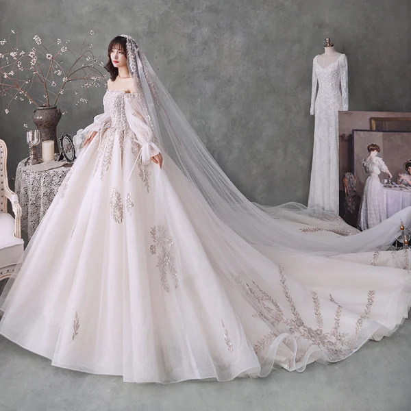 Viktoriansk Stil Champagne Bryllups Brudekjoler 2020 Ballkjole Kjæreste Avtakbar Puffy Langermede Ryggløse Beading Appliques Paljetter Cathedral Train
