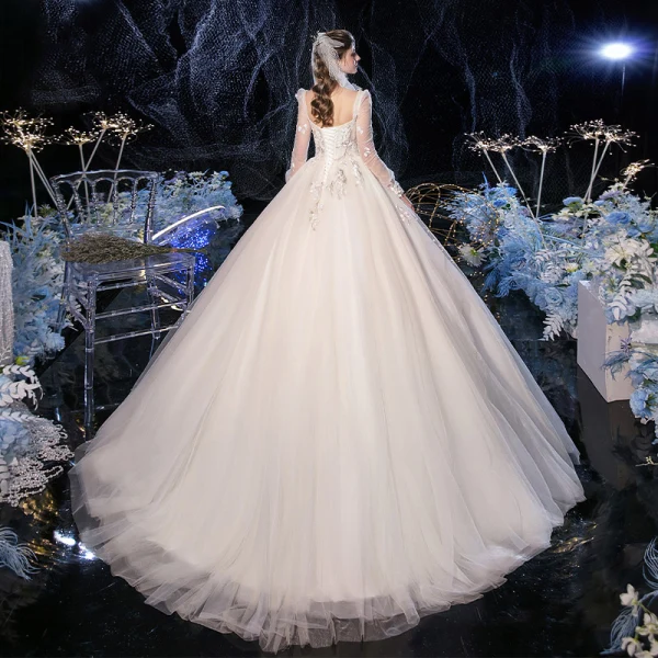 Vintage / Originale Champagne La Mariée Robe De Mariée 2020 Robe Boule Encolure Carrée Gonflée Manches Longues Dos Nu Appliques En Dentelle Paillettes Perlage Train De Balayage Volants