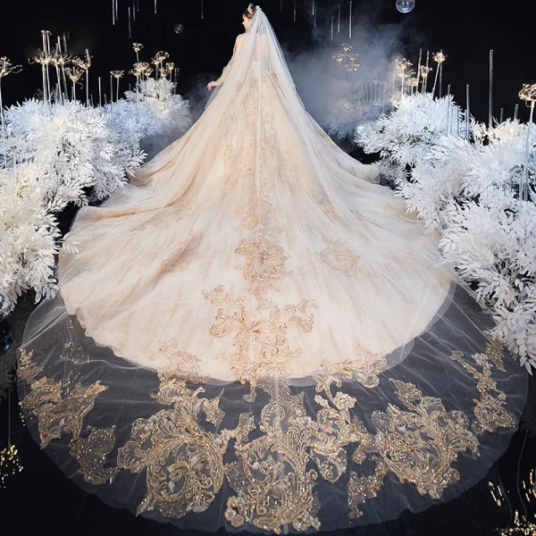 Style Victorien Champagne Transparentes Robe De Mariée 2020 Robe Boule Col Haut Gonflée Manches Longues Dos Nu Appliques Paillettes Perlage Glitter Tulle Cathedral Train