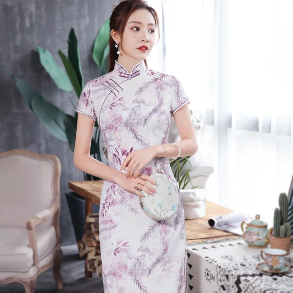 Chinesischer Stil Weiß Cheongsam 2020 Stehkragen Kurze Ärmel Blumen Drucken Polyester Wadenlang Festliche Kleider