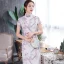Chinesischer Stil Weiß Cheongsam 2020 Stehkragen Kurze Ärmel Blumen Drucken Polyester Wadenlang Festliche Kleider