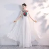 Chinese style White Chiffon Cheongsam / Qipao 2020 A-Line / Princess See-through High Neck Long Sleeve Appliques Embroidered Floor-Length / Long Ruffle Formal Dresses